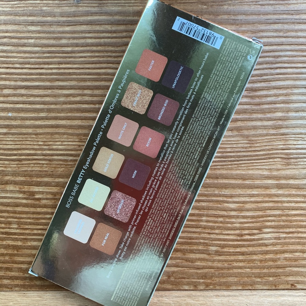 🎉HP🎉 New Buxom Boss Babe Betty Eyeshadow Palette - Picture 8 of 10